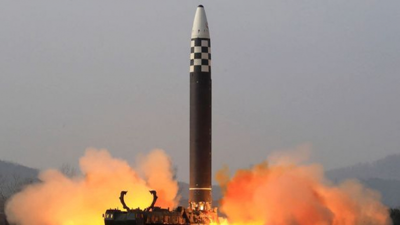 Северна Корея извърши изключително необичайно изстрелване на балистични ракети