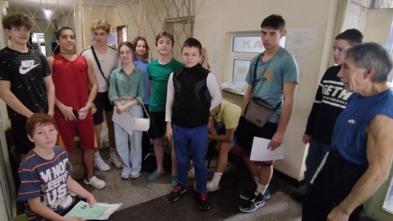 Докато държавата се чуди: Хотелиерка от Балчик приюти 17 украинчета без родители
