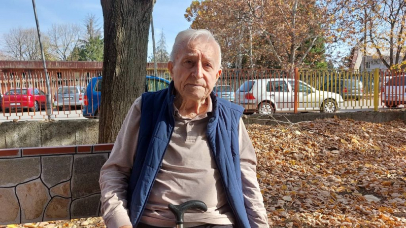 Цяло Търново говори за 89-г. дядо Генчо, който се раздели с ценно наследство, за да... СНИМКИ 
