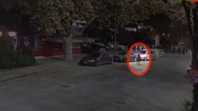 Ексклузивно ВИДЕО показва как прокурорското синче щъка по улицата, докато е под домашен арест 