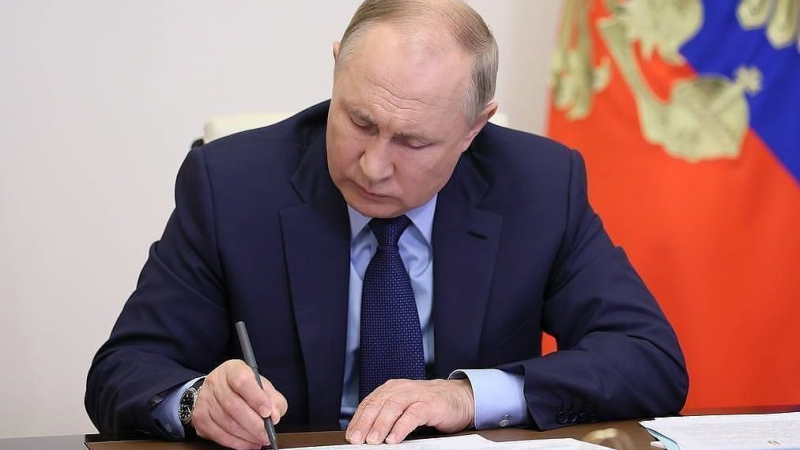 "Ройтерс": Путин подписа закон за мобилизация на престъпници!