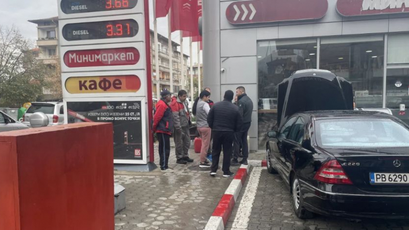 Шофьор спря да зареди гориво на бензиностанция в Асеновград и се вкара в страшно приключение 