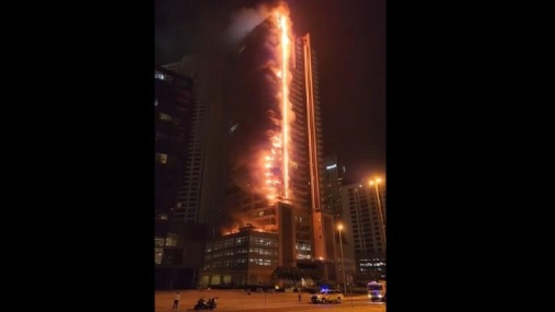 Огнен инцидент: Пожар в небостъргач в центъра на Дубай ВИДЕО