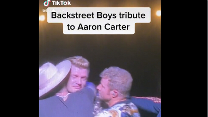 След трагедията: Ник от Backstreet Boys се разрида на сцената ВИДЕО