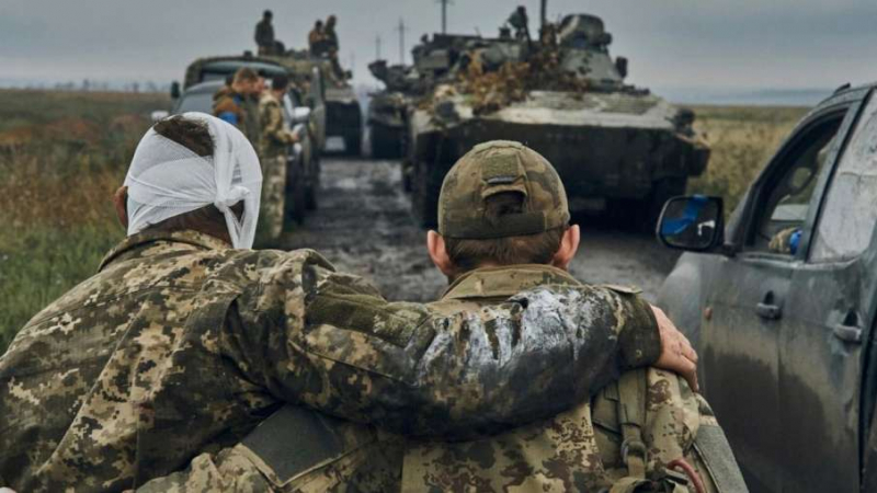 Руската армия започна да се изтегля от Херсон, но Киев подозира клопка