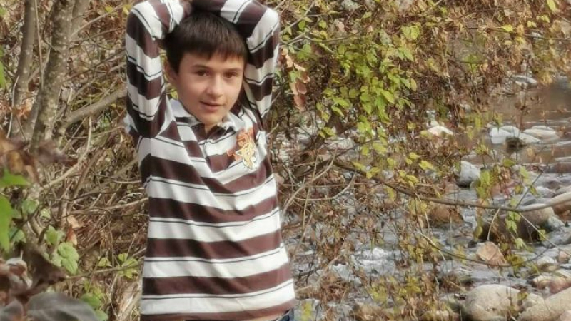 Близък на бащата на изчезналия Сашко изброи 4 ключови факта за детето и пусна актуални СНИМКИ