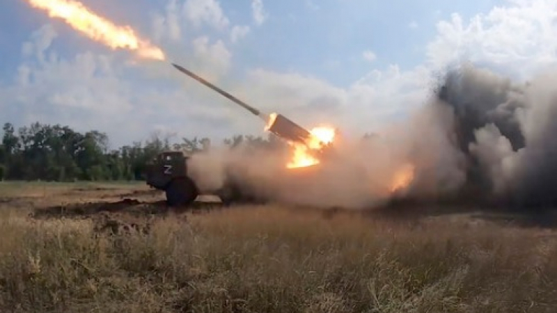 Силни артилерийски удари по украинските войски край Херсон, ВСУ загубиха около 300 бойци при 3 нови атаки