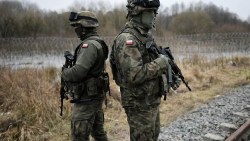 Полша обмисля прилагането на член 5 и повишава бойната си готовност
