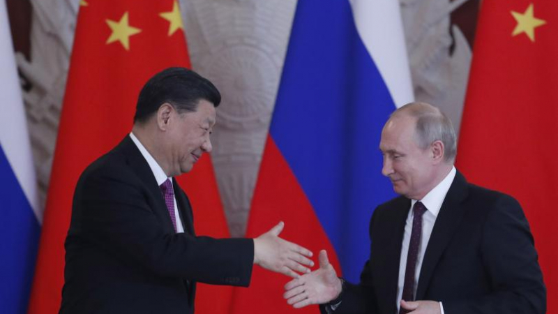 Китай започва да плаща с рубли на "Газпром", съобщи Москва