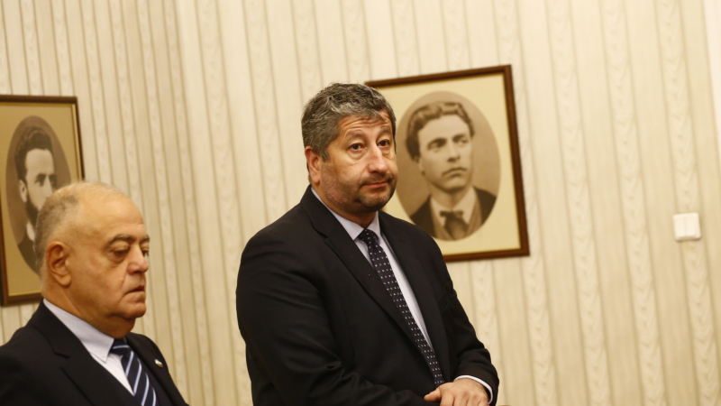 Скандал и разцепление в ДБ! Вътрешната опозиция настоява Христо Иванов да подкрепи ГЕРБ