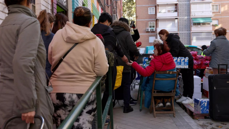 Опашки за безплатна храна в Испания заради свирепата инфлация ВИДЕО
