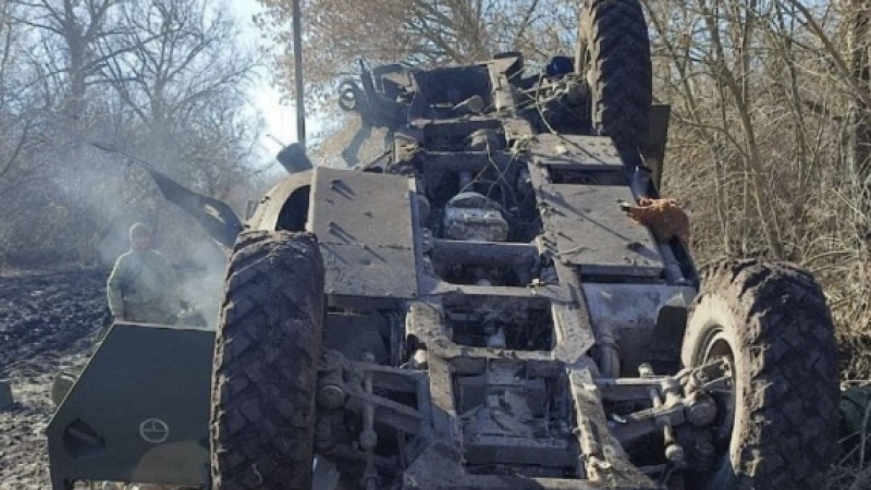 ВИДЕО от войната: Украински военни изпепелиха руски брониран "Тигър" край Луганск
