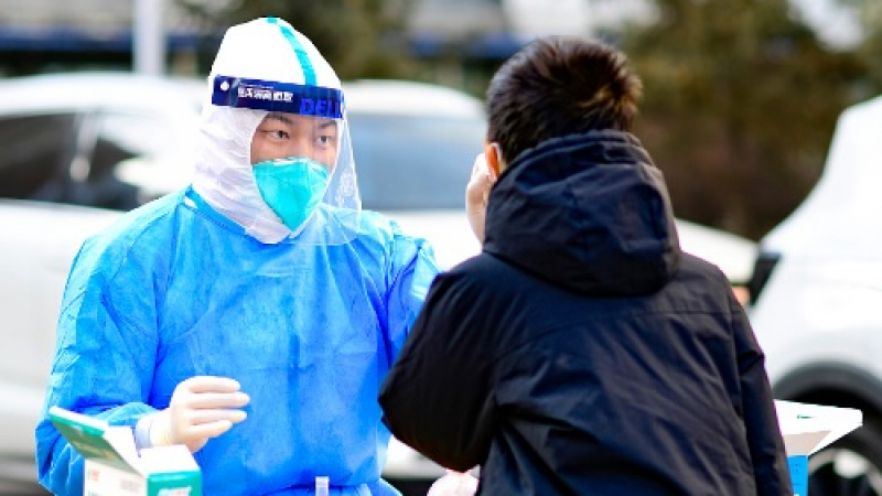 Eпидемичен взрив и нов рекорд по заболели от К-19 в Китай