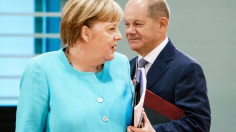 Шолц не иска Меркел за посредник в разговорите с Путин 