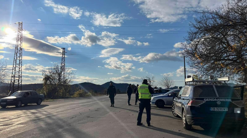 Полиция заварди село в Търновско, ето какво се случва 