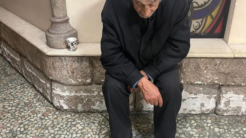 Мъката на дядо Николай разплака цяла България СНИМКИ