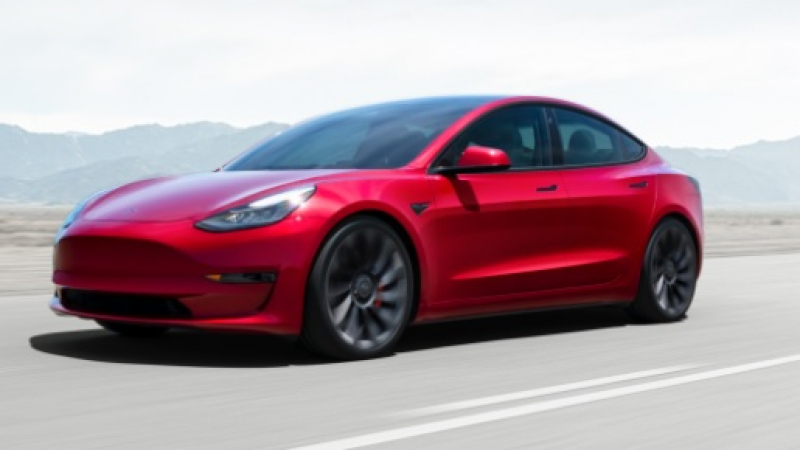 Експерт разясни какво се случва с Tesla след 3 години и 65 хил. км пробег