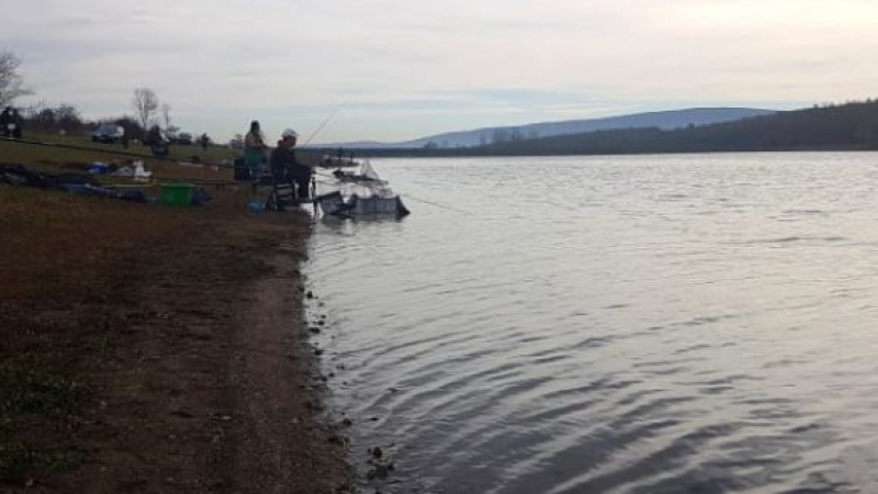 Кметът на Бургас с много тревожни вести за изчезналите рибари в езерото „Мандра“