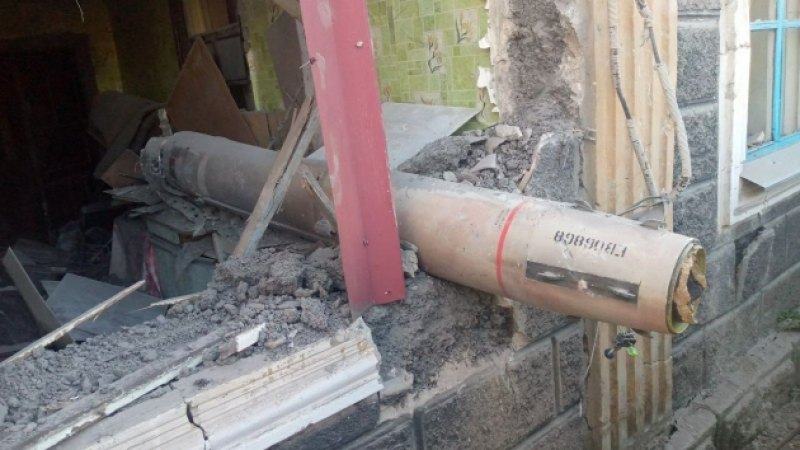 Инфарктно: Крилата US ракета AGM-88 HARM влетя право в жилищна сграда в Донбас, но... ВИДЕО