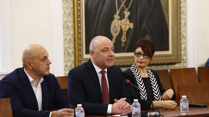 Още пикантни разкрития за министрите в кабинета "Габровски"