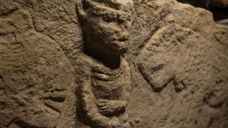 Археолози в шок от барелеф с пенис и леопарди, който преобръща историята СНИМКИ