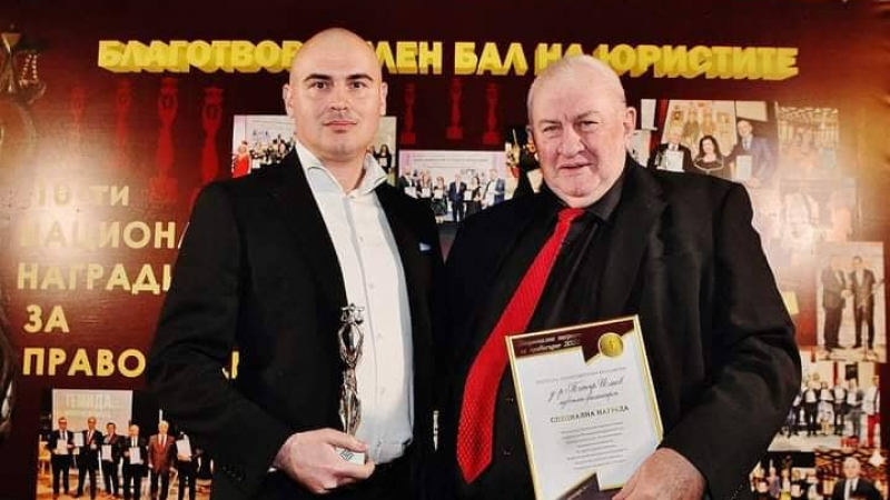 Адвокат, филантроп на годината стана д-р Петър Илиев