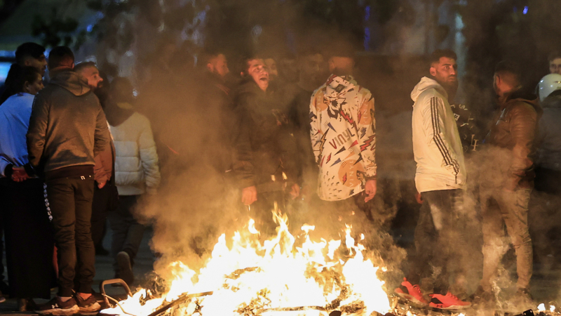 Почина младежът, заради който тълпи роми опустошиха Солун