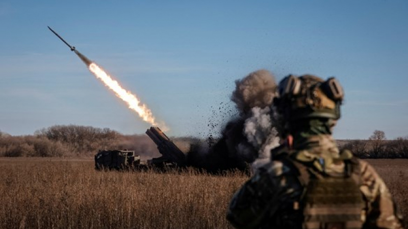 Проф. Витанов: Украинските резерви се изтеглят към месомелачката при Бахмут, а руснаците...