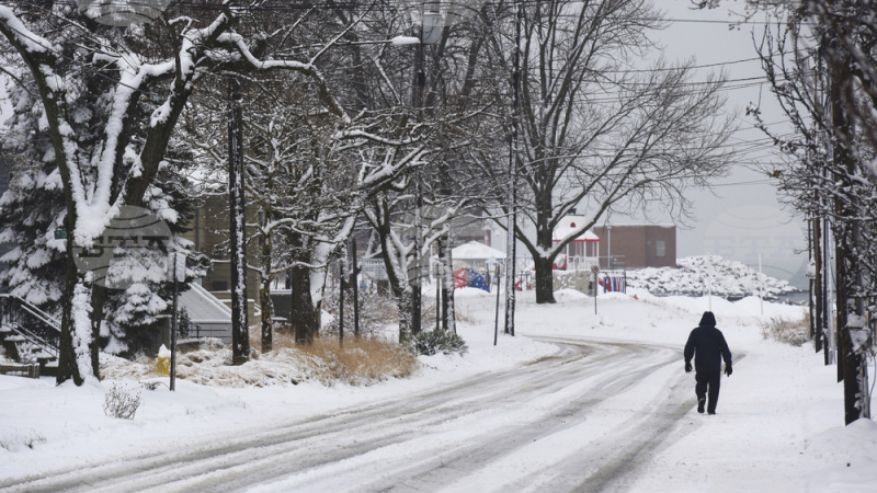 Зимна буря донесе сняг в централните северни райони на САЩ, торнадо в южните