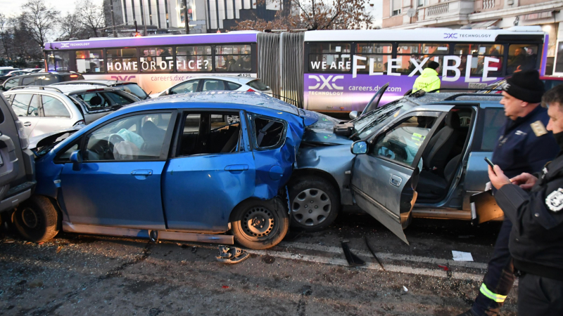 Експерт избухна заради верижната катастрофа в София и шофьора: Кой му е дал... 