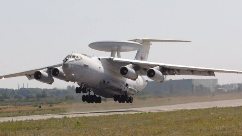 ВИДЕО от войната: Руски самолет радар за далечно разузнаване кацна в Беларус