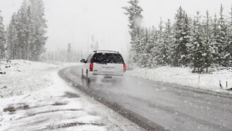 Лесни и ефикасни съвети за зимния сезон от опитни шофьори
