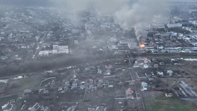 ВИДЕО от войната: Дрон "огледа" Бахмут, кадрите с разрушенията ще ужасят всеки
