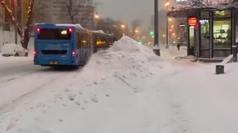 Снежен апокалипсис парализира Москва ВИДЕО 