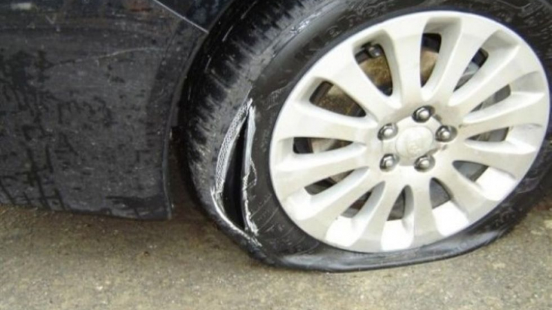 Обезумял от пиене англичанин наряза гумите на 56 автомобила в Добрич