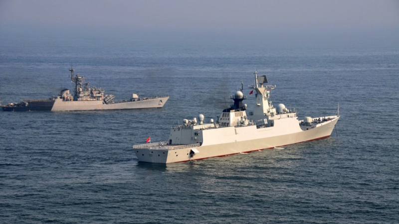 Русия и Китай провеждат съвместни военноморски учения