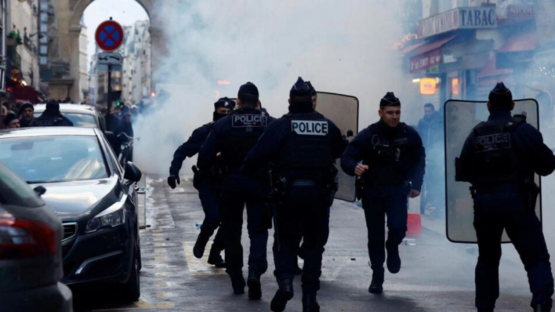 Париж пламна след убийствата на бежанците, стана ясно кой е нападателят ВИДЕО