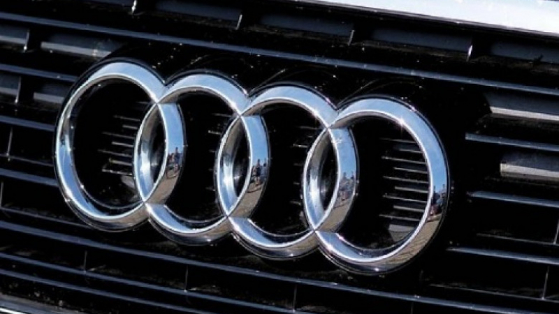 Audi Q5 ще се промени до неузнаваемост: Показаха първите СНИМКИ на кросоувъра