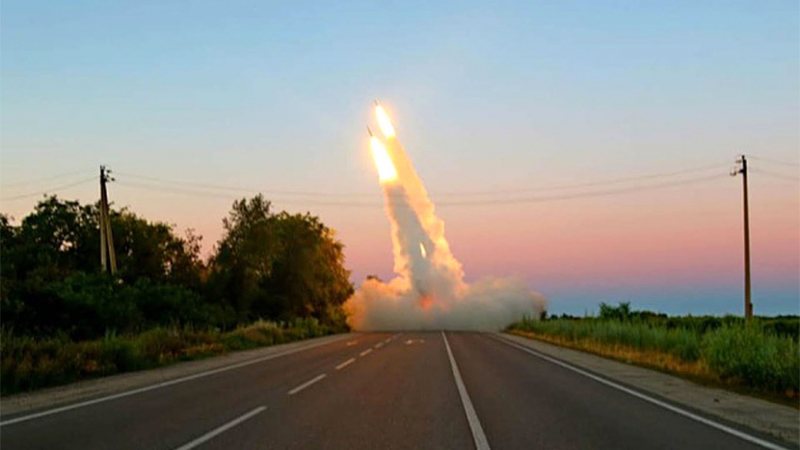 Брутални СНИМКИ: Високоточни ракети унищожиха две РСЗО Himars с пряко попадение