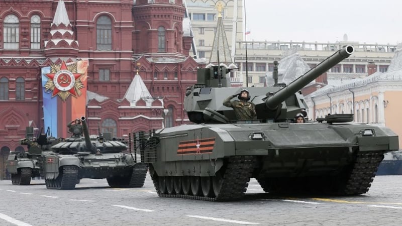 Т-14 "Армата": Какъв е този танк и ще го използва ли Путин в Украйна