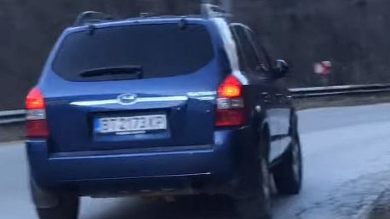 Зрелище край Елена: Водач на джип изуми мрежата с невиждан досега начин на шофиране ВИДЕО 
