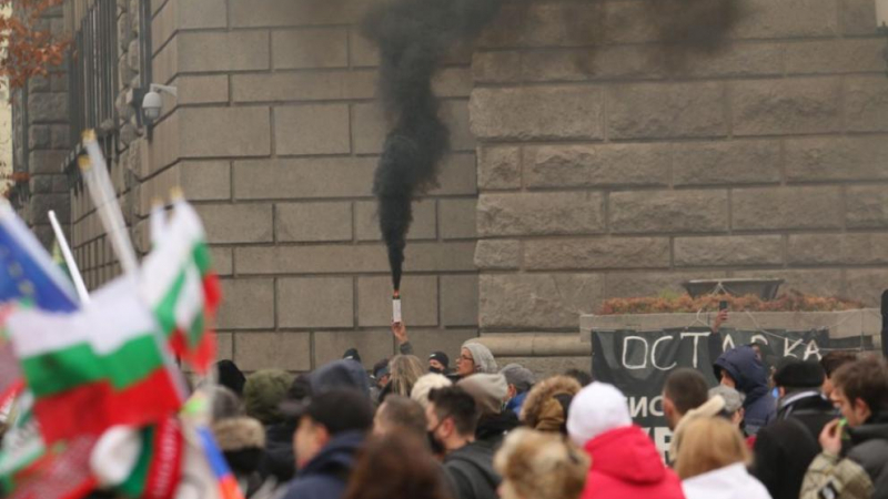 Гневно начало: Вълна от протести залива България веднага след Нова година