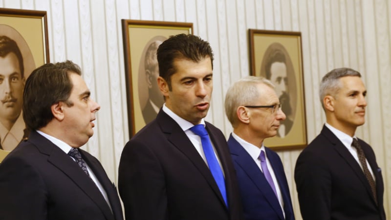 Петков контра на Радев: Посочи кой трябваше да стане премиер СНИМКИ