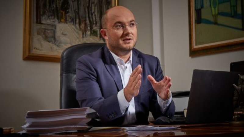 Шефът на СОС с яростна позиция към министър Шишков заради атаката му срещу Фандъкова