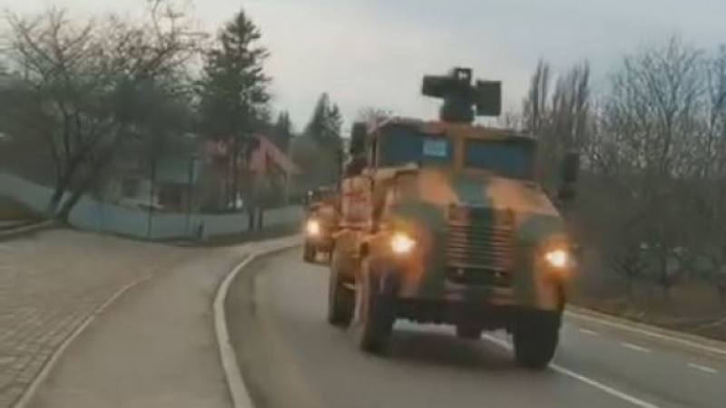 ВИДЕО от войната: Поредната партида турски бронирани машини пристигна в Украйна
