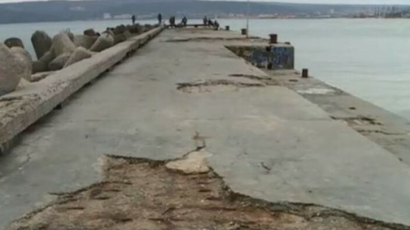 Бедствено положение по крайбрежието на Варна