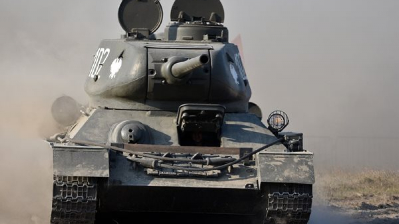САЩ доставят на Киев "убийците на танкове" през България