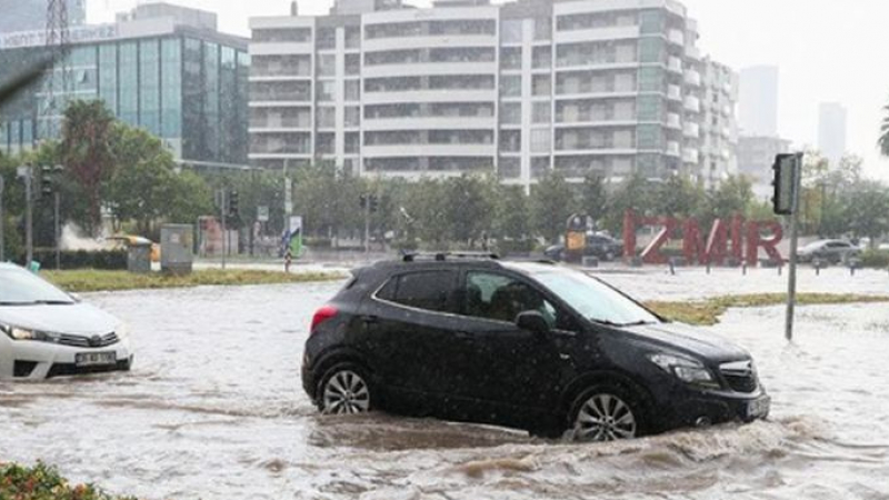 Библейски потоп в Измир, страшно е! ВИДЕО