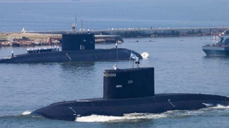Руски подводници, въоръжени с "Калибър", масово навлязоха във водите на Черно море