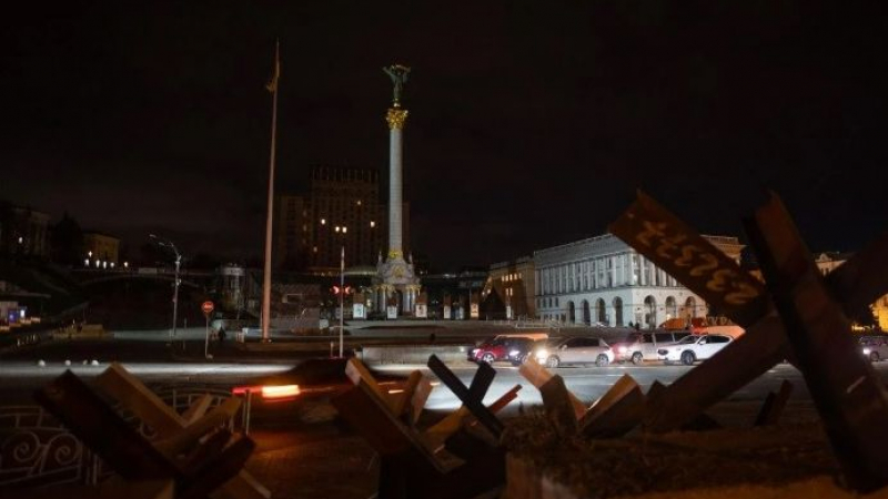 Експлозия разбуди Киев, в Харков спряха метрото